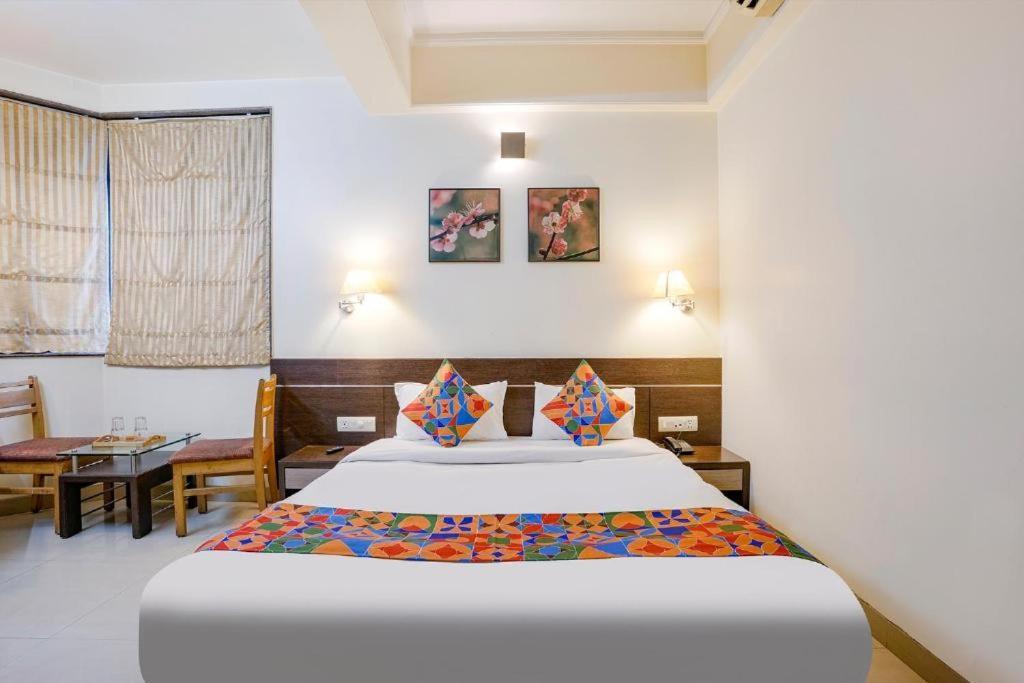 Gandharva Residency Swargate Hotel Pune Exterior foto