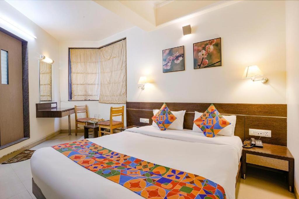 Gandharva Residency Swargate Hotel Pune Exterior foto